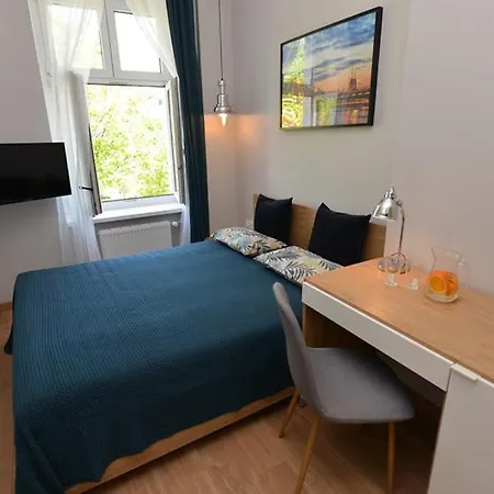 Big Apart Old Town-100 M Town Hall- 3 Rooms-8 People Appartamento *